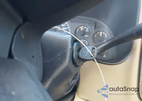 2004 Chevrolet Tahoe Ls z USA, uszkodzony, nr VIN 1GNEC13Z34R152652